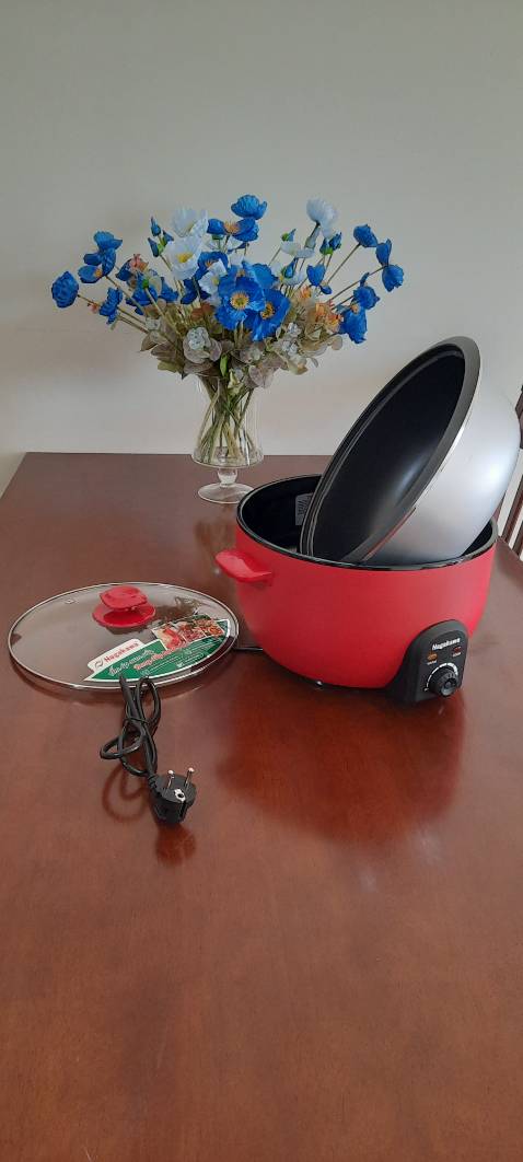 Nhận hàng ngỡ ngàng luôn vì nồi khá to, cũng rất đẹp nhé, nấu lẩu, chiên, kho, xào được tuốt luốt luôn, quá rẻ, quá chất lượng luôn.