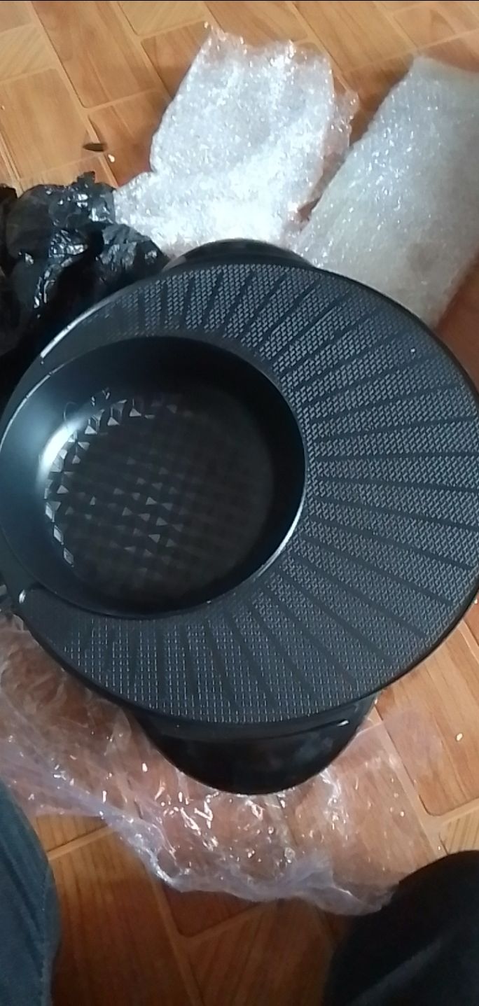 bếp rất đẹp. nhưng ghi sai công suất và dung tích. mình cần 1 cái to hơn. cái này chỉ đủ nấu gói mì 1 người ăn thôi. sinh viên nên mua. được tầm 500ml nước và công suất 1350w chứ ko đc 1l8 và 1600w như shop ghi. shop cho trả hàng. mình đã được hoàn tiền. các bạn nên cân nhắc hỏi rõ thể tích, dung tích, công suất trước khi mua. cảm ơn shop rất nhiều.