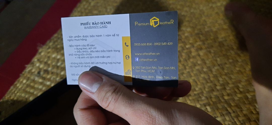 sản phẩm đẹp như hình. có thẻ bảo hành. da thì không phải thật 100%