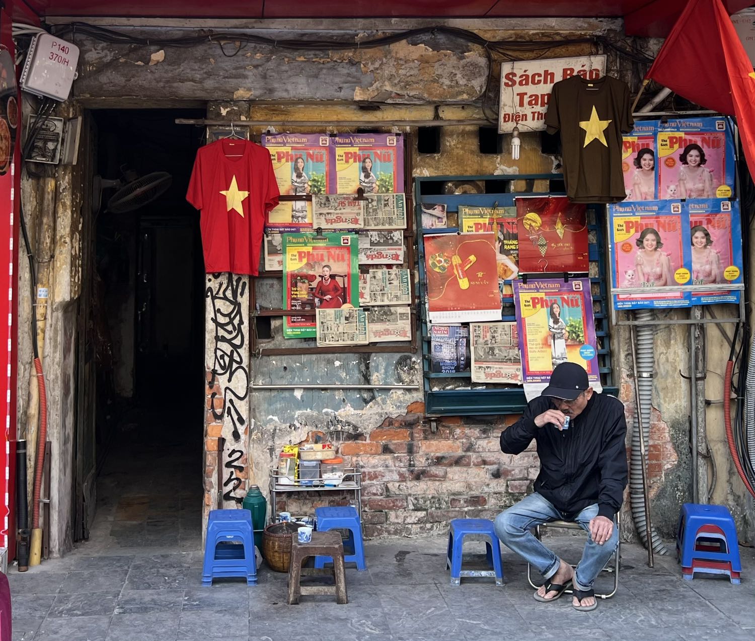 Sách hay, hàng giao được bọc kĩ, tình trạng lúc giao hàng tốt, không bị móp méo