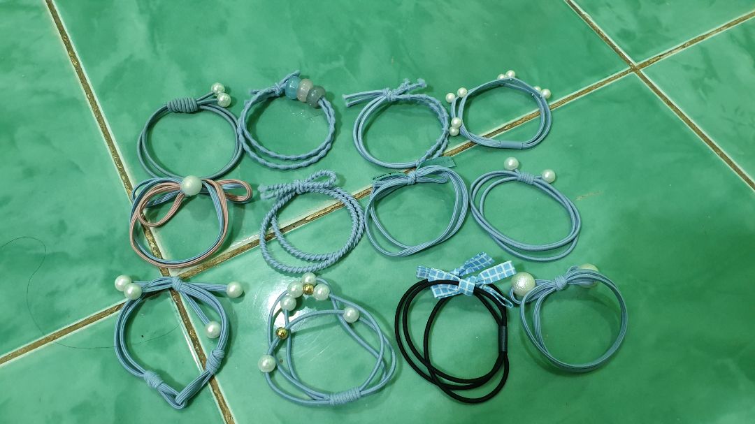 Không đẹp lắm, tuy có 1 cái bị tưa đầu và 2 cái khác màu nhưng cũng tạm chấp nhận được.