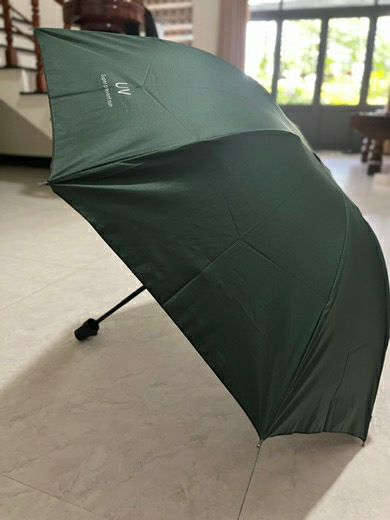 ô tán rộng, màu đẹp, vải dù k quá dày nên cầm nhẹ nhàng, đẹp lắm, mua k phí đâu mn ạ