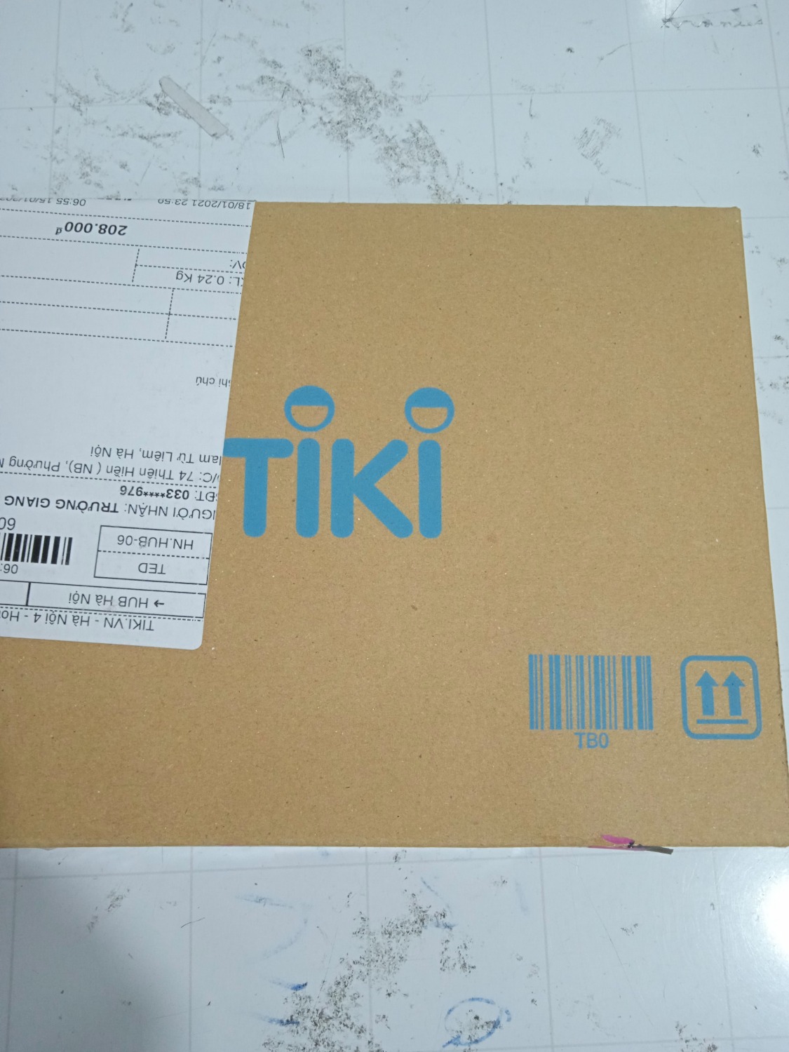 Giao cực nhanh, đặt sáng chiều có hàng luôn. Hộp tiki đóng gói vuông vắn cẩn thật, mang rất lịch sự.
Chất lượng áo cực tốt, thun mềm mát, co giãn tốt.
hàng chính hãng, logo dập nổi đẹp.
mặc thêm 1 thời gian để trải nghiệm thêm, bền tốt thì chắc chắn sẽ ủng hộ thêm.
good amazing !!!