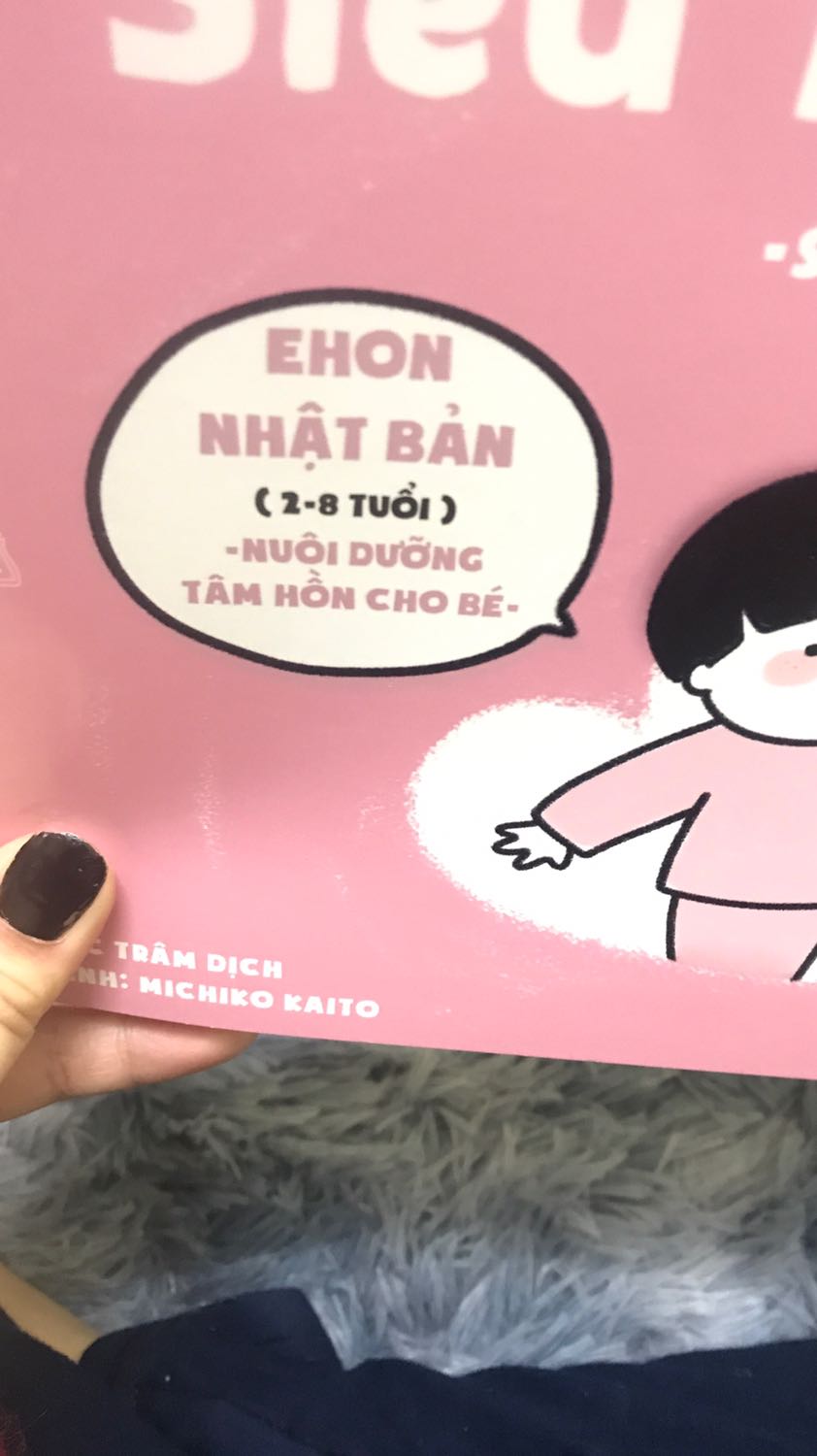 Bìa cả 4 quyển đều bị xước, ship hàng chậm nhưng thôi nội dung đáng yêu