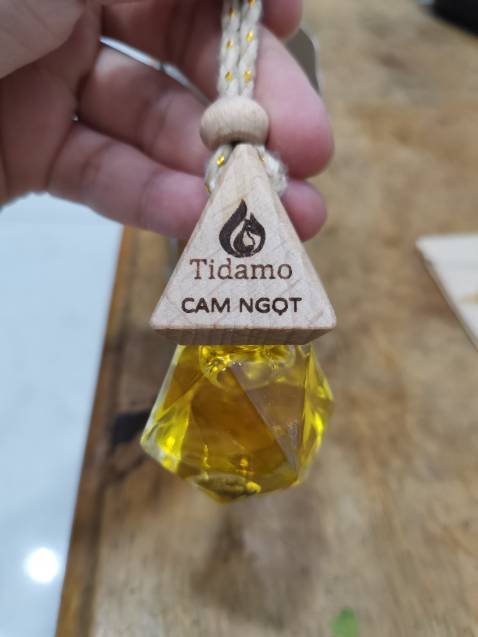 Mùi dễ chịu. Xinh xắn. Dễ xài mà giá rẻ. Nên mua nhó