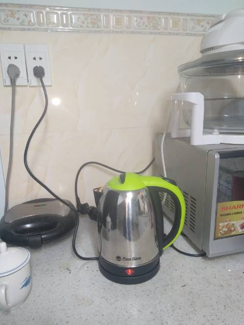 Sản phẩm rất tốt, đẹp gọn, đun nước nhanh và không ồn. Hàng Việt nam chất lượng cao, hoàn thiện rất tốt. Các chi tiết tinh tế và chăm chút như hàng Nhật. Giá rất rẻ. Ủng hộ hàng sx trong nước chất lượng rất cao như thế này. Bravo Rạng Đông.