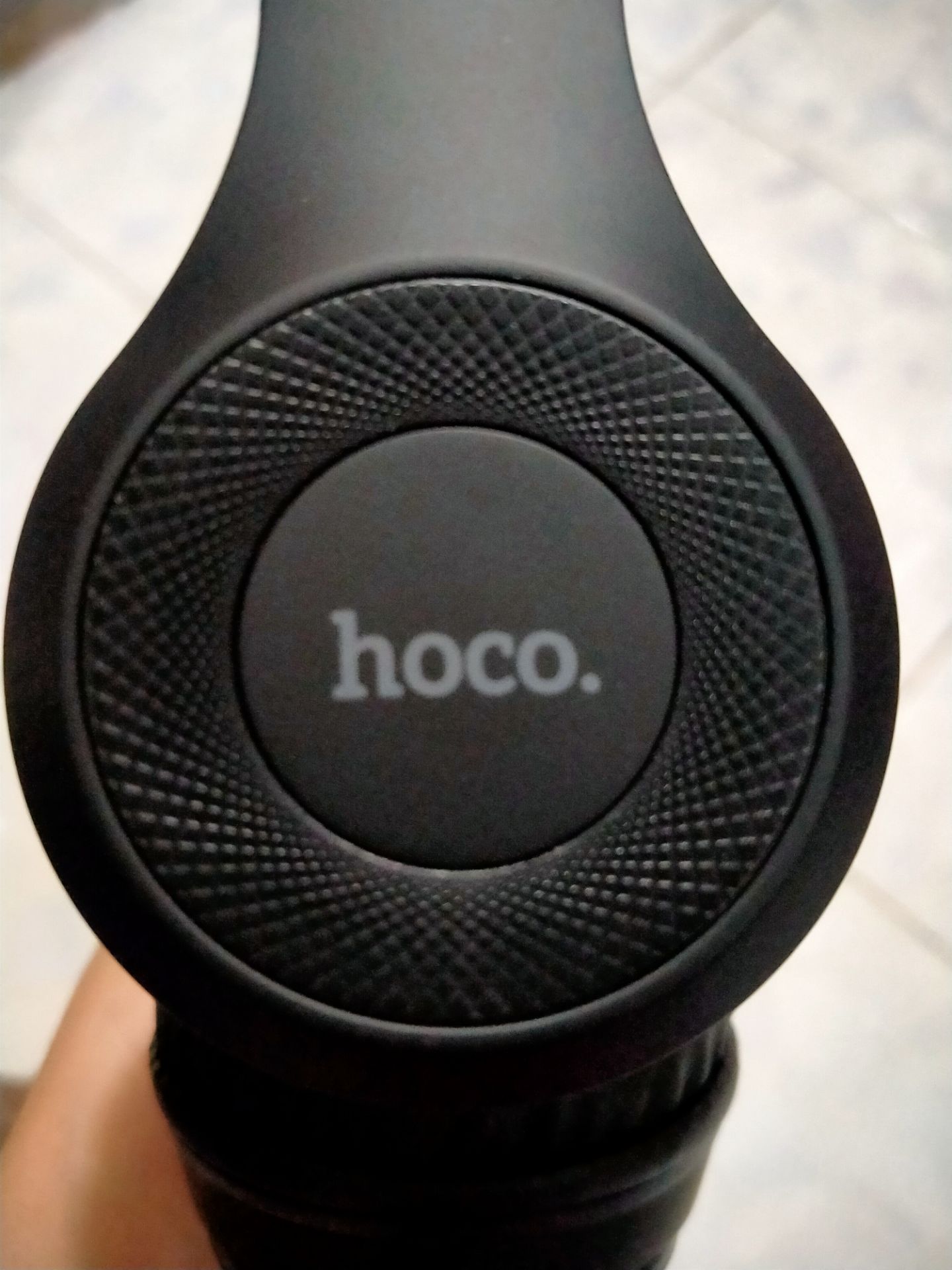 tai nghe bên shop giao hàng nhanh nè, shop trả lời nhiệt tình, sản phẩm thì lại rất chất lượng nè, tai nghe âm thanh to rõ, hàng đóng gói một lớp nhưng ko ảnh hưởng j, nói chung rất OK luôn, ai muốn mua tai nghe bình thường giá rẻ thì nên mua loại này nha, chất lượng lắm, shop uy tín nữa.....nói chung rất ổn áp luôn, gửi lời cảm ơn đến shop luôn nè. Yêu yêu shop lần sau e lại ủng hộ nè❤️❤️❤️