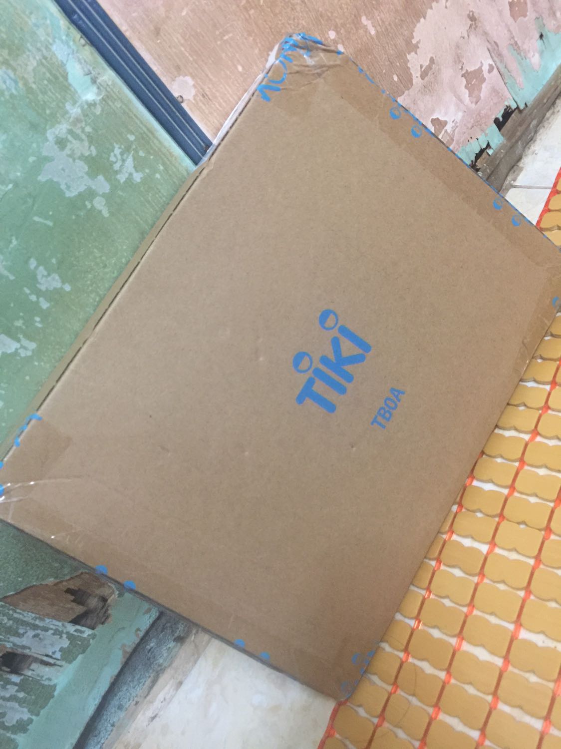 Giao hàng nhanh, mua lúc sale 41%, áp thêm mã giảm nữa nên rất rẻ. Sách của Nhã Nam làm mình tin tưởng, bởi cuốn nào cũng hay cả, cuốn này vừa hợp túi tiền lại giàu ý nghĩa, đáng đọc! 
Đóng gói tàm tạm. 
Hihi mua 2 cuốn mình thích với giá 0đ là cảm giác tuyệt vời lắm í 😊