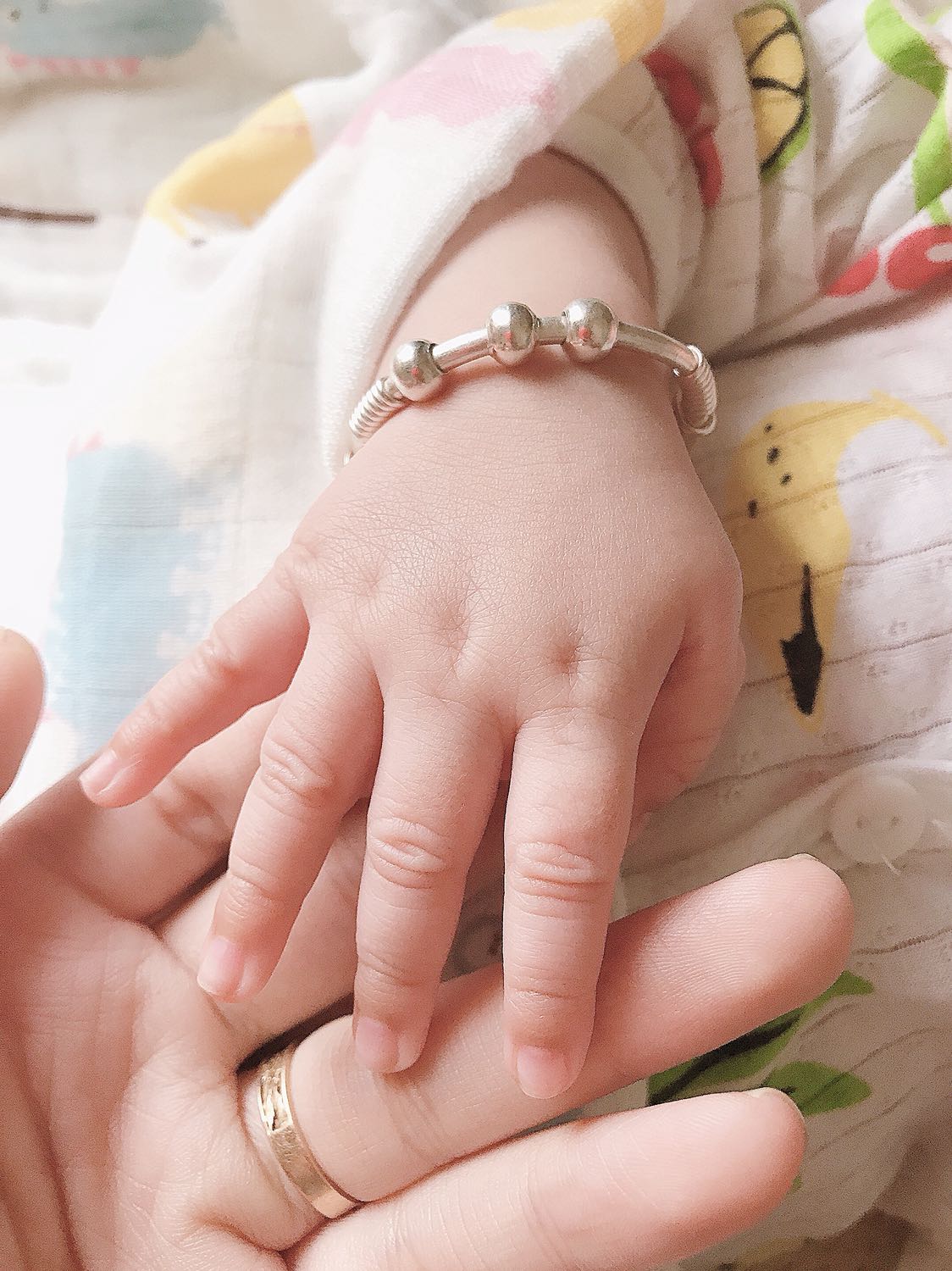 Sản phẩm y hình. Đã mua và sử dụng 1 thời gian.Mùi nhẹ vệ sinh dụng cụ bình sữa rất sạch sp phù hợp cho con yêu