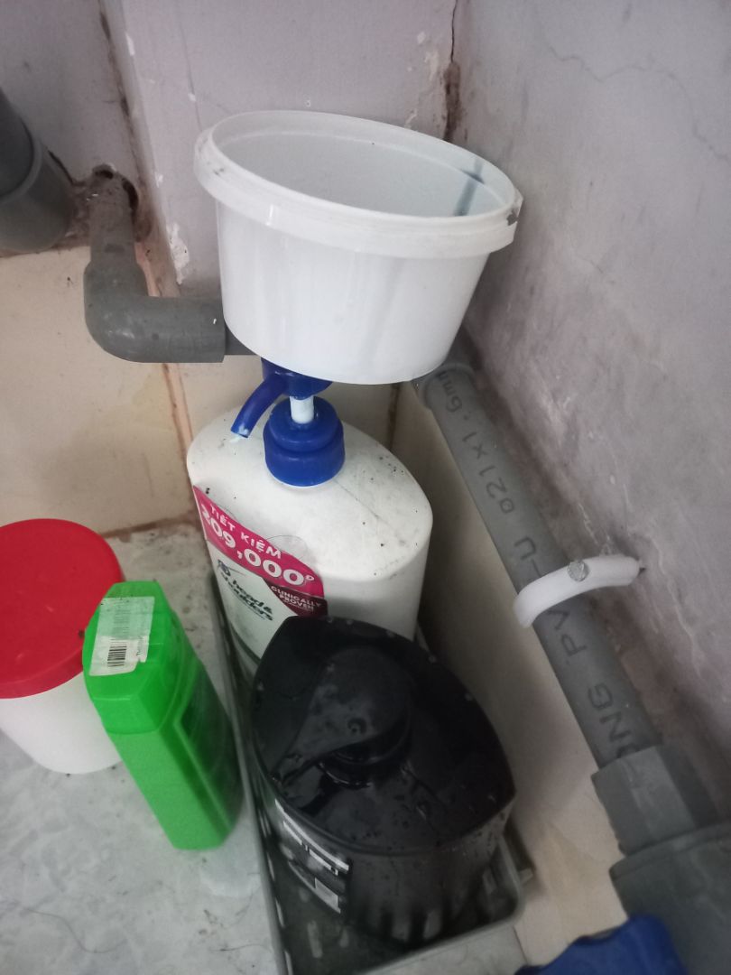 nhận được hàng. giao nhanh. shiper thân thiện. nhưng đóng gói hk kỹ làm bể cái chai dầu gội. .