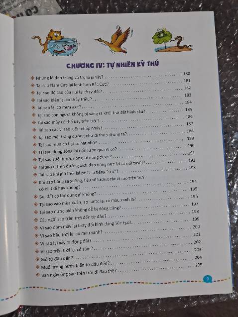 Hình minh họa đẹp, nội dung gần gũi và lôi cuốn cả người lớn và trẻ em. Xuất sắc. Hi vọng có tái bản nhiều lần hơn nữa. Xin cảm ơn Nxb Phụ Nữ đã cho ra đời 1 quyển sách TRỌN BỘ hay như vậy. Rất đáng tiền để mua.🍀
