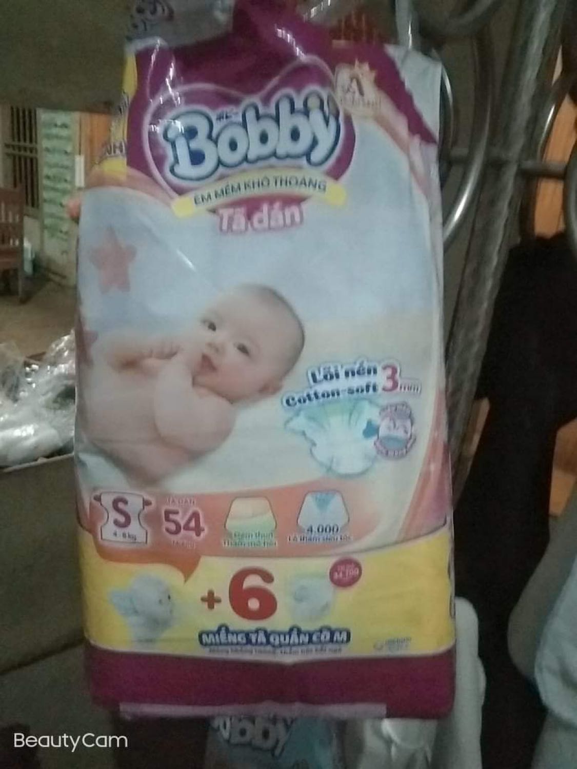 Giao hàng nhanh , sp tốt còn được tặng thêm mấy miếng tã quần . Mua hàng lại còn áp được mã giảm giá quá hời luôn