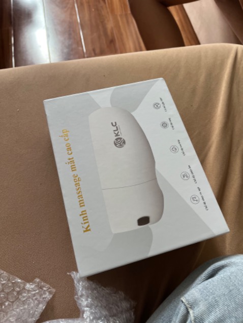 yếu , bóp yếu có 3 động tác lui tới giá tiền ko đáng 🥲ấm không điều , chổ ấm quá chổ ko thấy 🥲 cừa nhắn vừa tiết tiền