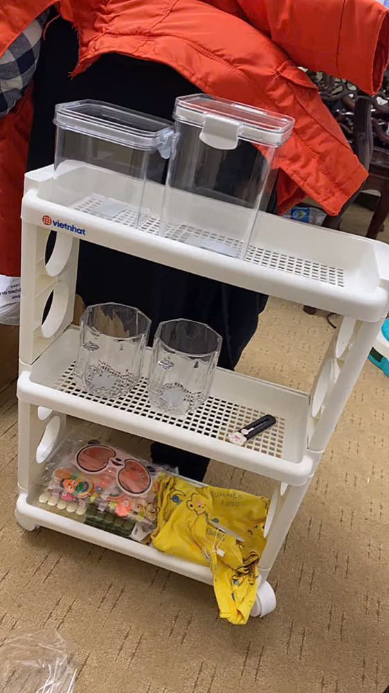 Hãy ủng hộ hàng viet nam, hàng nhựa chính hãng dùng thích lắm ạ