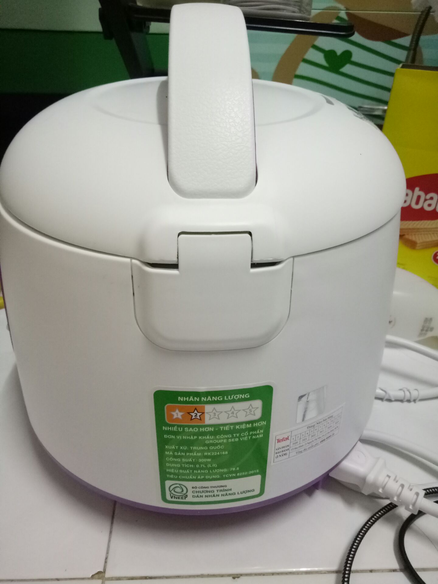 mặc dù nồi không có chỗ hứng nước đọng nhưng những phần khác ổn. lòng nồi dày, phần đáy hình lưới nổi nên phải nhẹ tay. nấu cơm ngon. giao hàng mùa dịch nên khá lâu, quá ngày hẹn mới có hàng