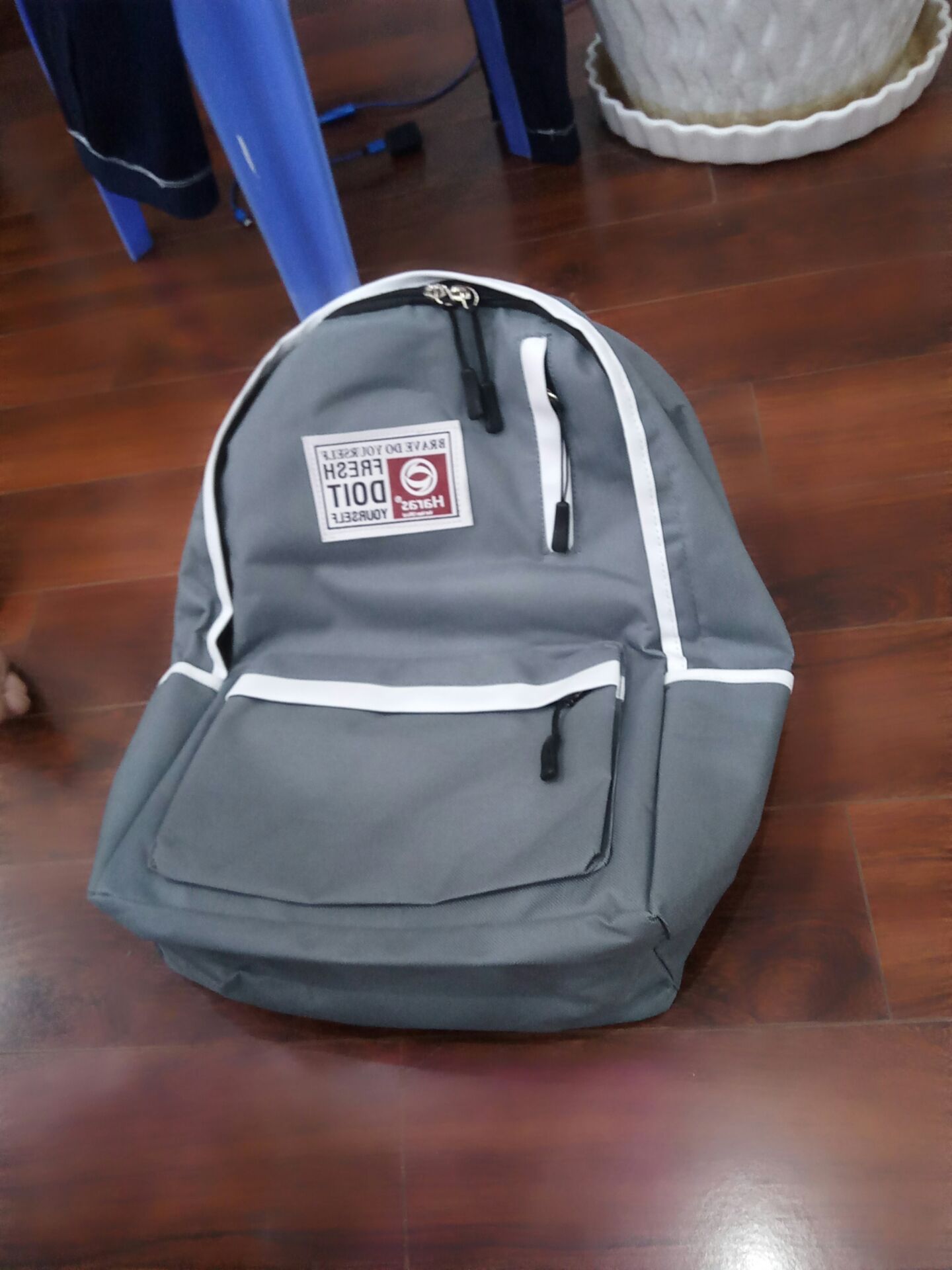 tiki giao hàng rất nhanh.sản phẩm chất lượng tốt. cặp rất đẹp. rất hài lòng với tiki