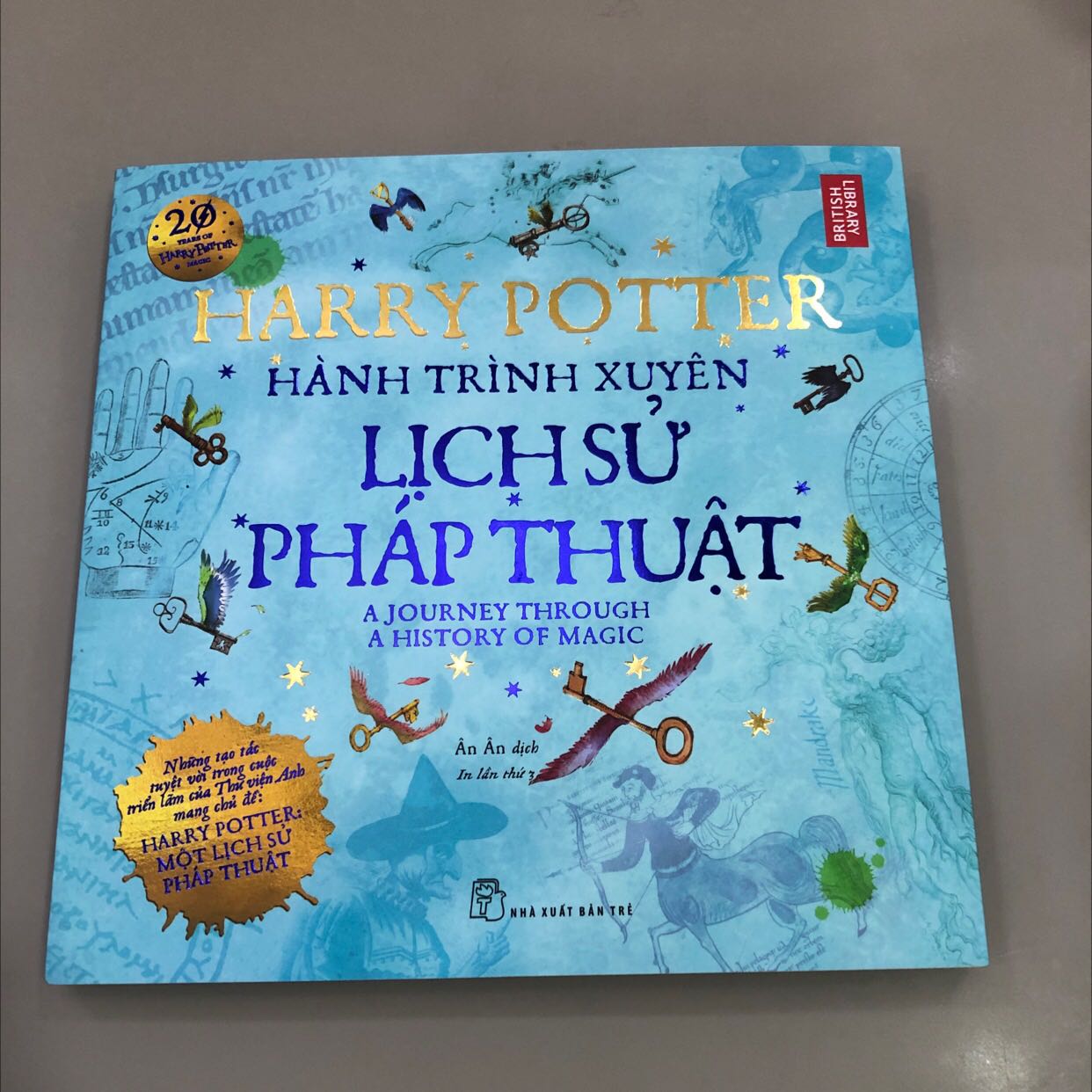 Shop giao nhanh , đóng gói kĩ . Sách đẹp , không bị nhăn . Shop có tặng kèm sổ tay . Rất đáng tiền