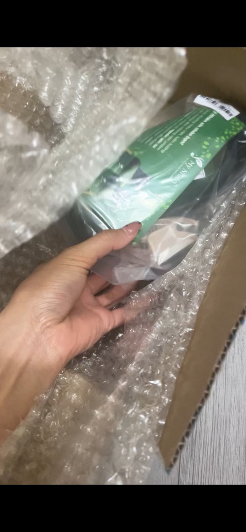 Thơm lắm nha mn ơi, đóng gói siu cẩn thận, shop còn tặng thêm kẹp tóc, có giao hàng siêu tốc nhận hàng trong ngày luôn 👍👍👍 Thơm lắm nha mn ơi, đóng gói siu cẩn thận, shop còn tặng thêm kẹp tóc, có giao hàng siêu tốc nhận hàng trong ngày luôn 👍👍👍