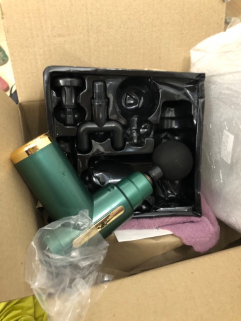 Bán máy đã trầy xước, không hộp giấy, chỉ có khay nhựa quấn màng nilon. Tóm lại là bán hàng đã sử dụng rồi.