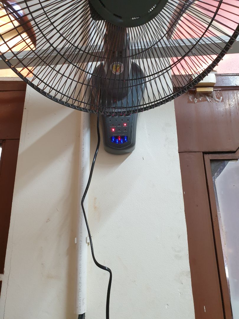 Trục trặc giao hàng nhưng sản phẩm tiện dụng, khá êm, chế độ gió tự nhiên dễ chịu, điều khiển nhạy, đèn ngủ có giá trị làm cảnh. Sẽ mua thêm.