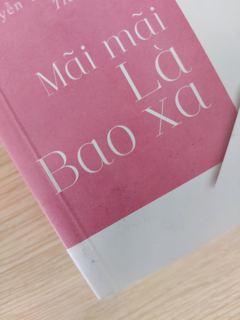 Nhìn mấy bn có bookmark, postcard và màng co làm mik pùn Tiki lắm lun ý!!!! Sách mik đặt chẳng có đầy đủ những thứ trên mà còn rách với dơ nữa chứ¡¡ Giao sớm hơn dự kiến nhiều nhưng chất lượng bên ngoài hok ok chút naof~~~ (-̩̩̩-̩̩̩-̩̩̩-̩̩̩-̩̩̩___-̩̩̩-̩̩̩-̩̩̩-̩̩̩-̩̩̩)
Bù lại thì dù sao mik mua vì nội dung bên trong nên hok giận đến nỗi đánh 1 seo. Tất nhiên là nội dung cún sách của Diệp Lạc Vô Tâm viết là khỏi phải bàn. Hay qué xá lun!!!!! Mong lần sau Tiki chú ý và cẩn thận hơn nhek.  ( ╹▽╹ )