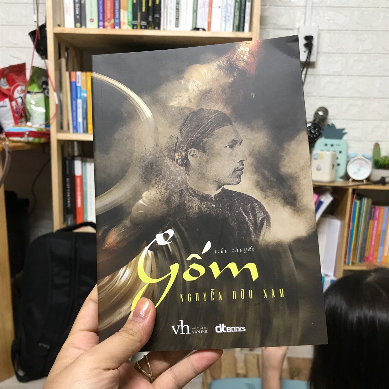 Cuốn sách này tôi thấy giảm giá nên mua, nhưng không ngờ nội dung cũng khá hay. Hàng giao nhanh, đóng gói rất cẩn thận.