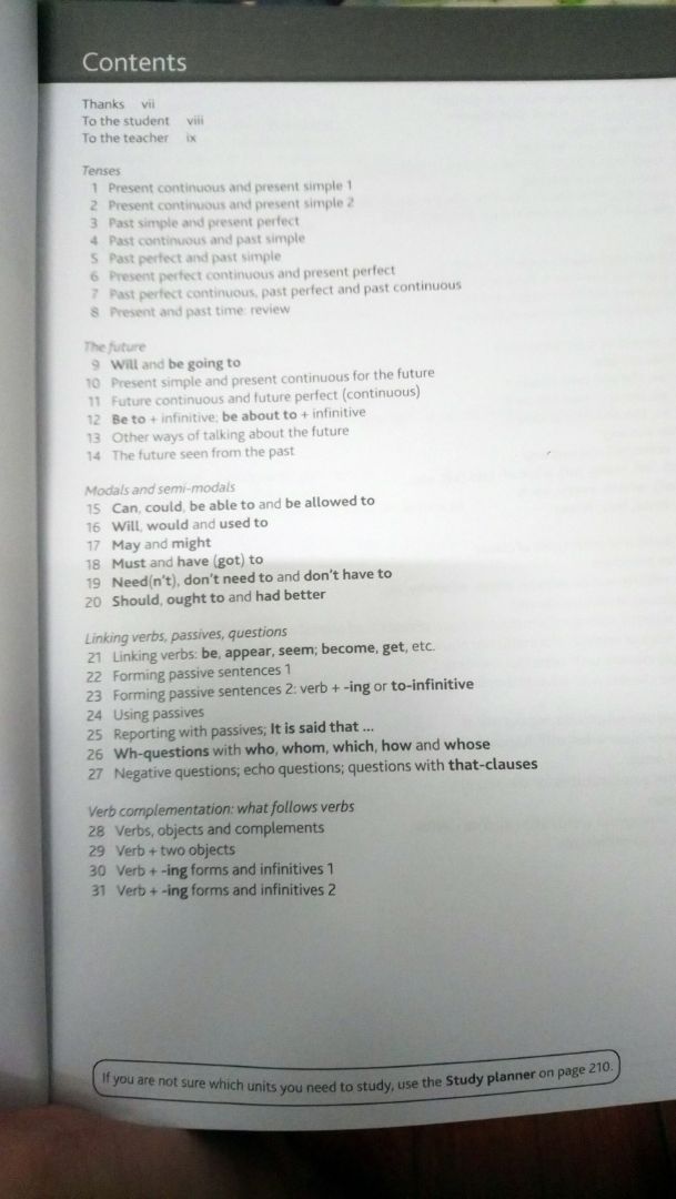Sách gồm 14 phần với 100 bài học nhỏ, giải nghĩa với ví dụ cụ thể, có phần bài tập mỗi bài học và đáp án phía sau. Có thể tự học và dùng để giảng dạy, mn nên mua nhé. Giấy dày, sách mới tinh, gửi hàng rất nhanh. Cám ơn FAHASA và Tiki nhé ?