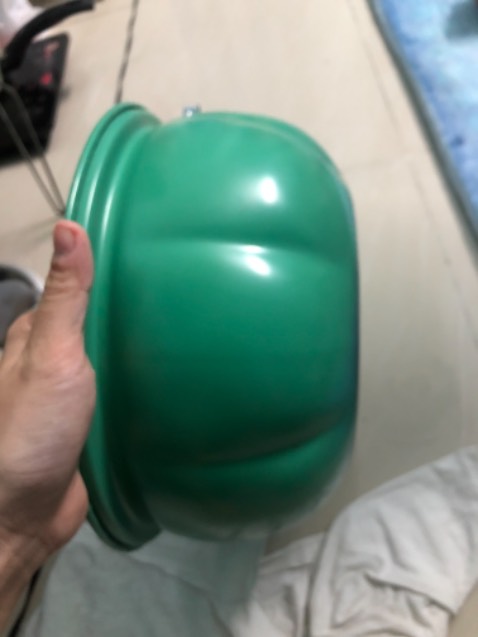 Mình mua về nấu cháo được đúng một lần rửa lại ngay sau đó, chỉ dùng đúng một lần và liên hệ Tiki giải quyết phải cần clip mở hàng. Thật sự lần đầu mua hàng trên đây gặp tình trạng như thế này, hàng kém chất lượng bong tróc hết lớp sơn chống dính, rỉ sét chất liệu kém chất lượng gây hại sức khoẻ. Rất không nên mua, đã muốn mua hàng online để nhanh chóng mà cách giải quyết chậm chạp yêu cầu đủ thứ mình đã quay clip sau ngày đó mà lại bảo không đầy đủ thiếu clip mở hàng. Vậy cho hỏi shop có clip đóng gói sản phẩm trước khi giao không?