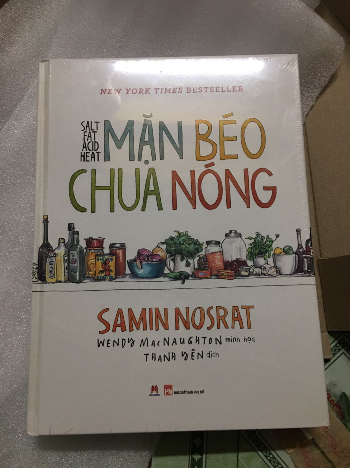 Cầm quyển sách trên tay thật sự rất ưng luôn. Từ cách đóng gói của nhà sách. Mình chờ đợi rất rất lâu để săn lúc sale còn 253k. Quá vui mừng Cầm quyển sách trên tay thật sự rất ưng luôn. Từ cách đóng gói của nhà sách. Mình chờ đợi rất rất lâu để săn lúc sale còn 253k. Quá vui mừng