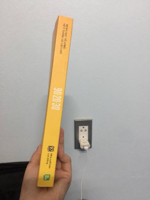 Sách của Rio thật sự đáng mua nhé. Mình có khá nhiều sách của Rio. Nó khiến mình cảm thấy thoải mái khi tiếp nhận kiến thức trong sách, cách trình bày thì ko phải bàn rồi ! Nói chung là sách Rio thuộc hàng hiếm ở Việt Nam về ngành sáng tạo được biên soạn đẹp, kiến thức cập nhật . Cực nên mua nhe!!!!