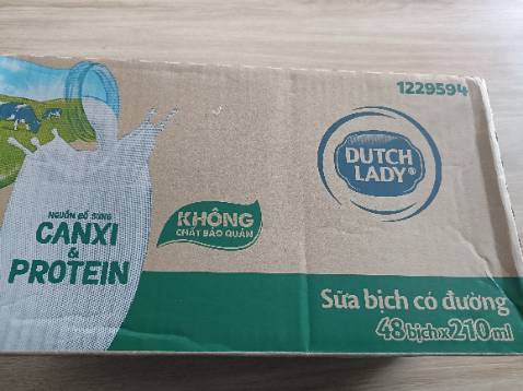 Sữa uống ngon, vị béo, mới đặt hồi trưa mà sáng mai anh shipper giao tới rồi, thùng 48 bịch mà có 300k à, mua trên tiki rẻ hơn nhiều so với ở ngoài, rất hài lòng với cách phục vụ của tiki 👍👍👍