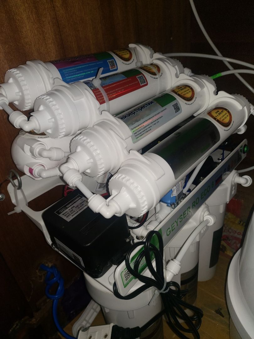 Ban đầu nhận máy từ đơn vị vận chuyển đến nhà , mở máy ra phát hiện có trục trặc chút xíu. Tuy nhiên liên hệ Shop , sau đó Shop rất có trách nhiệm, thiện chí khắc phục nhanh, gọn, nhiệt tình và bổ sung 1 vài chi tiết lặt vặt nên máy đã chạy ngon lành. Máy đẹp, gọn nhẹ. giá rẻ. Đúng như Quảng cáo. Shop hướng dẫn tải áp kích hoạt bảo hành  sản phẩm rất nhiệt tình. Sau đó mình đã mua ủng hộ Shop thêm bộ 8 lõi lọc để sơ- cua. Cảm ơn shop làm ăn có tâm,uy tín. Sẽ tt ủng hộ shop lâu dài khi có nhu cầu.