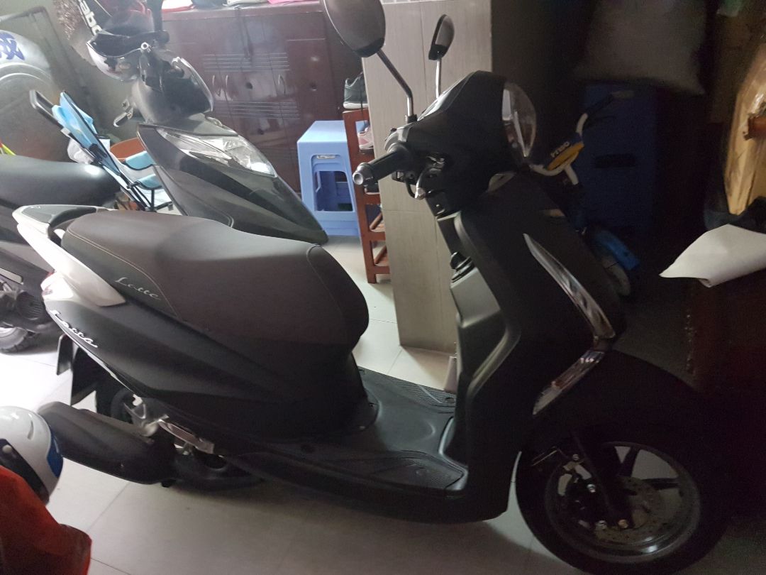 vừa đặt hàng xong tầm 30 phút là có nhân viên cửa hàng gọi xem muốn lấy xe ở đâu rồi cầm cmnd, hộ khẩu đi lấy liền. thủ tục nhanh gọn. đơn giản. lấy tại cửa hàng yamaha luôn nên rất yên tâm.
được bonus thêm thảm lót sàn, mũ bảo hiểm như khách mua hàng tại cửa hàng