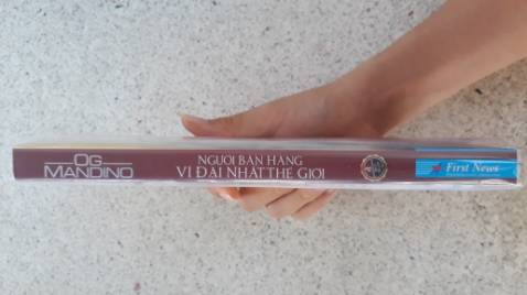 Sách còn rất mới tái bản 2022, uy tín, sách giao ko bị móp méo, sách chính hãng, thơm, có bookmark. Nên mua 👍