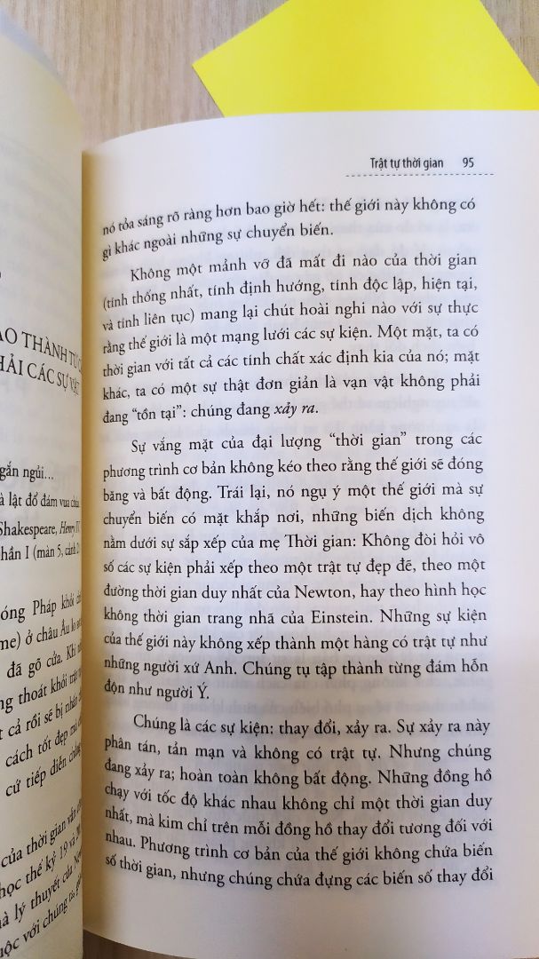 Sách hay khó cưỡng,  sách Vật lý cho đại chúng.  Dịch thuật rất ổn,  dù già cao nhưng đáng cho chất lượng.