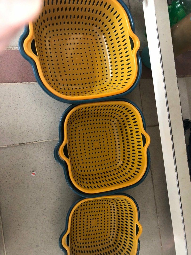 Hàng giao nhanh lắm luôn, mới gửi hàng được một hôm mà đã giao rồi. Chậu với rổ giá rẻ mà đẹp lắm, cũng dày dặn, ko bị mùi nhựa ạ Hàng giao nhanh lắm luôn, mới gửi hàng được một hôm mà đã giao rồi. Chậu với rổ giá rẻ mà đẹp lắm, cũng dày dặn, ko bị mùi nhựa ạ