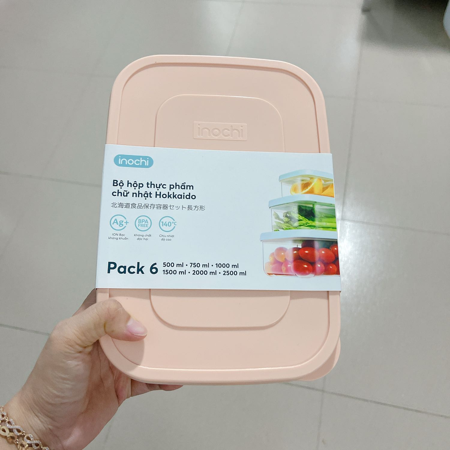 Mình đặt màu xanh mà giao màu cam, tuy nhiên chất lượng ổn định nha mn.. đựng rau thơm mà để cả tuần lễ không hư luôn.. giá tốt, okie la ghê