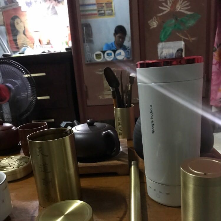 Giao hàng nhanh . Đúng chất lượng . Mình mua một cái rồi giờ mua tiếp cái thứ hai . Đẹp