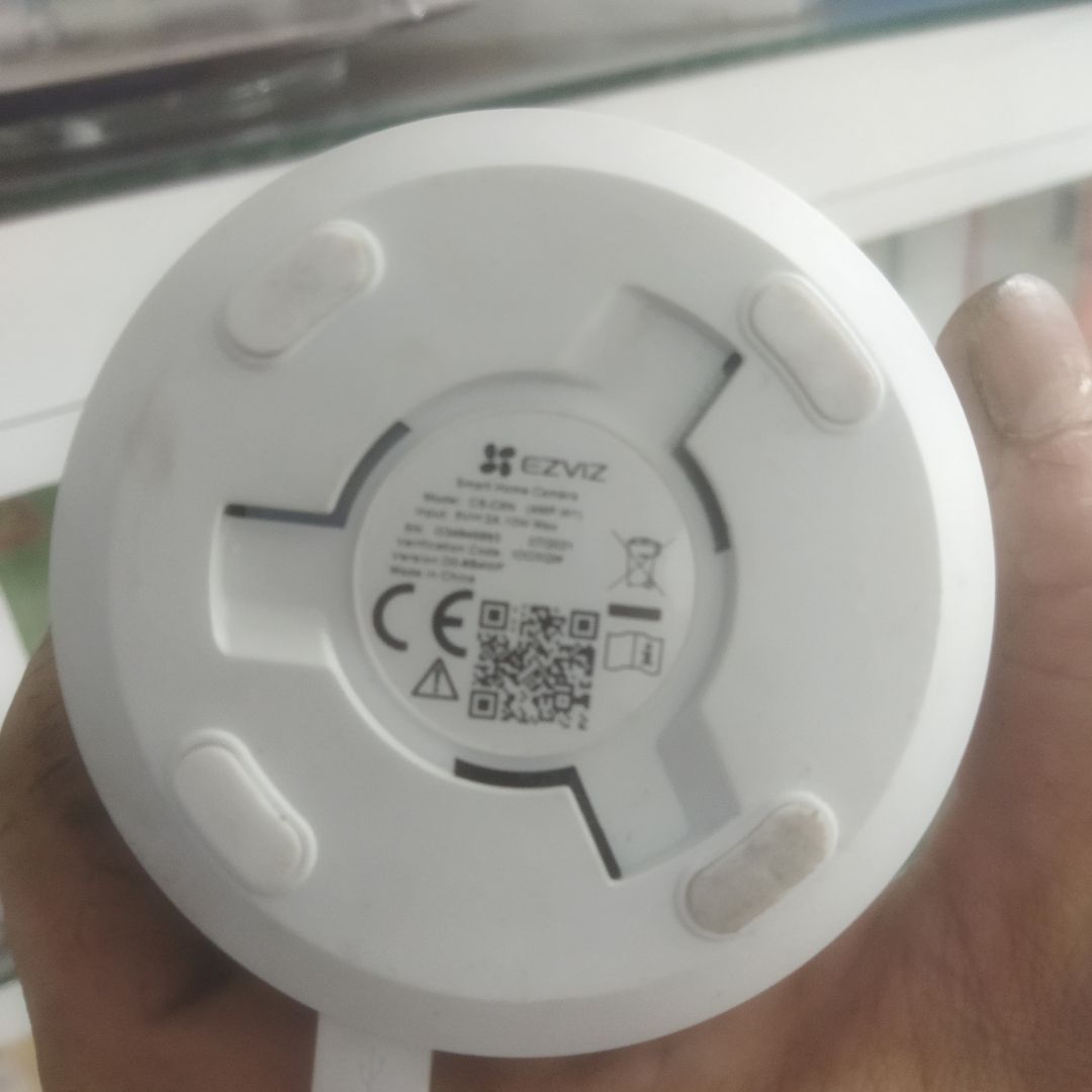 quét wifi nhạy, mượt... độ phân giải chuẩn 2k (4mp) zoom vẫn rõ... camera 2mp đã nét rồi nhưng mà bạn nào cần zoom hình ảnh lên muốn rõ thì nên đặt camera 4mp