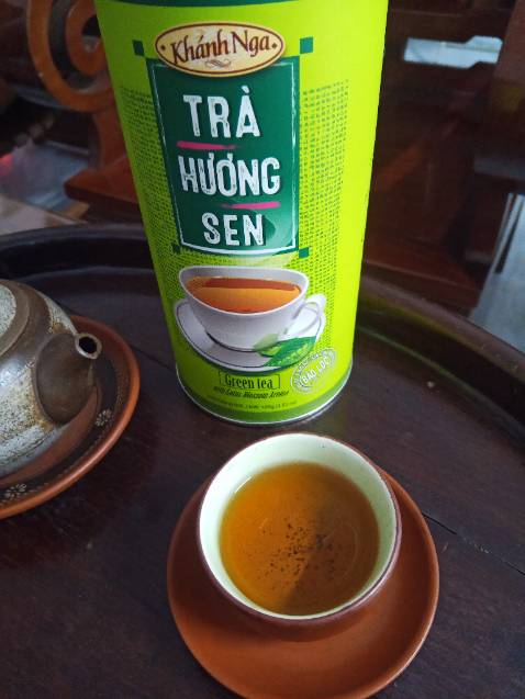 Trà hương thơm, vị cũng nhẹ nhàng k đắng chát, nhưng nước 2 vẫn còn đỏ quá đậm dù chỉ pha với lượng trà vừa phải, k biết có phải do giống trà. Uống trà xanh Thái Nguyên quen rồi có lẽ loại này k hợp với mình.