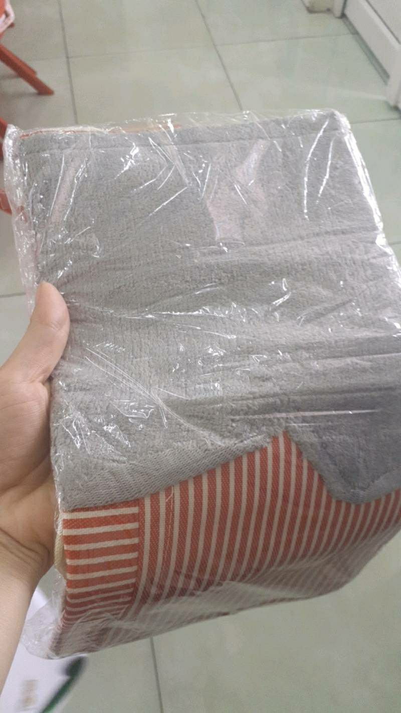 tạp dề đẹp, rất là tiện luôn, giao hàng nhanh, shop nhiệt tình đóng gói cẩn thận