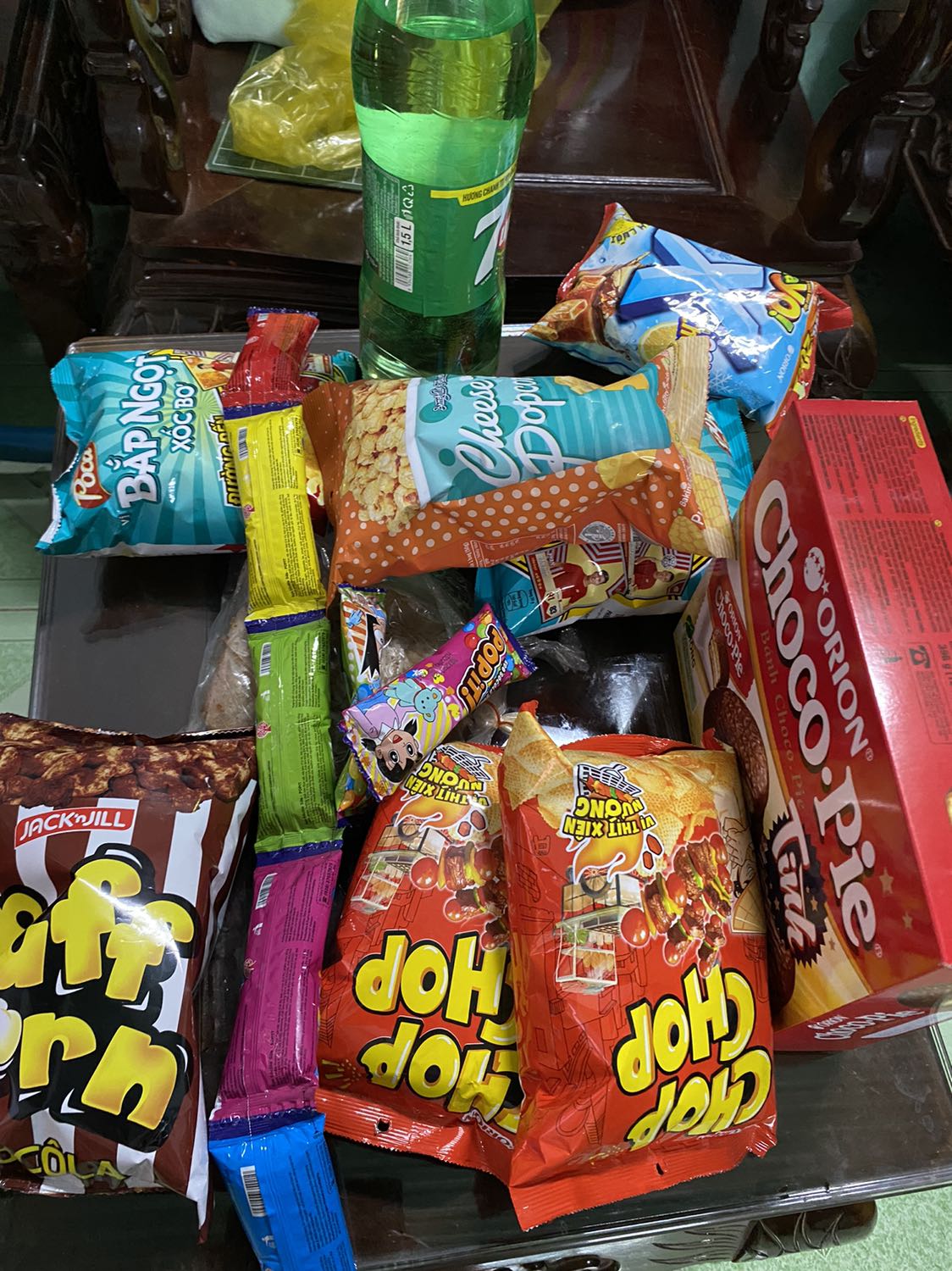 Rất ưng ý. Hình ảnh mang tính chất nhận xu nhưng mua hàng Lock lần nào mình cũng rất ưng ý hết. Bộ muối dưa cà này thật sự rất tiện dụng cho người ưa đồ muối như mình lắm. Bình thiết kế nhựa đẹp, sạch sẽ hiện đại