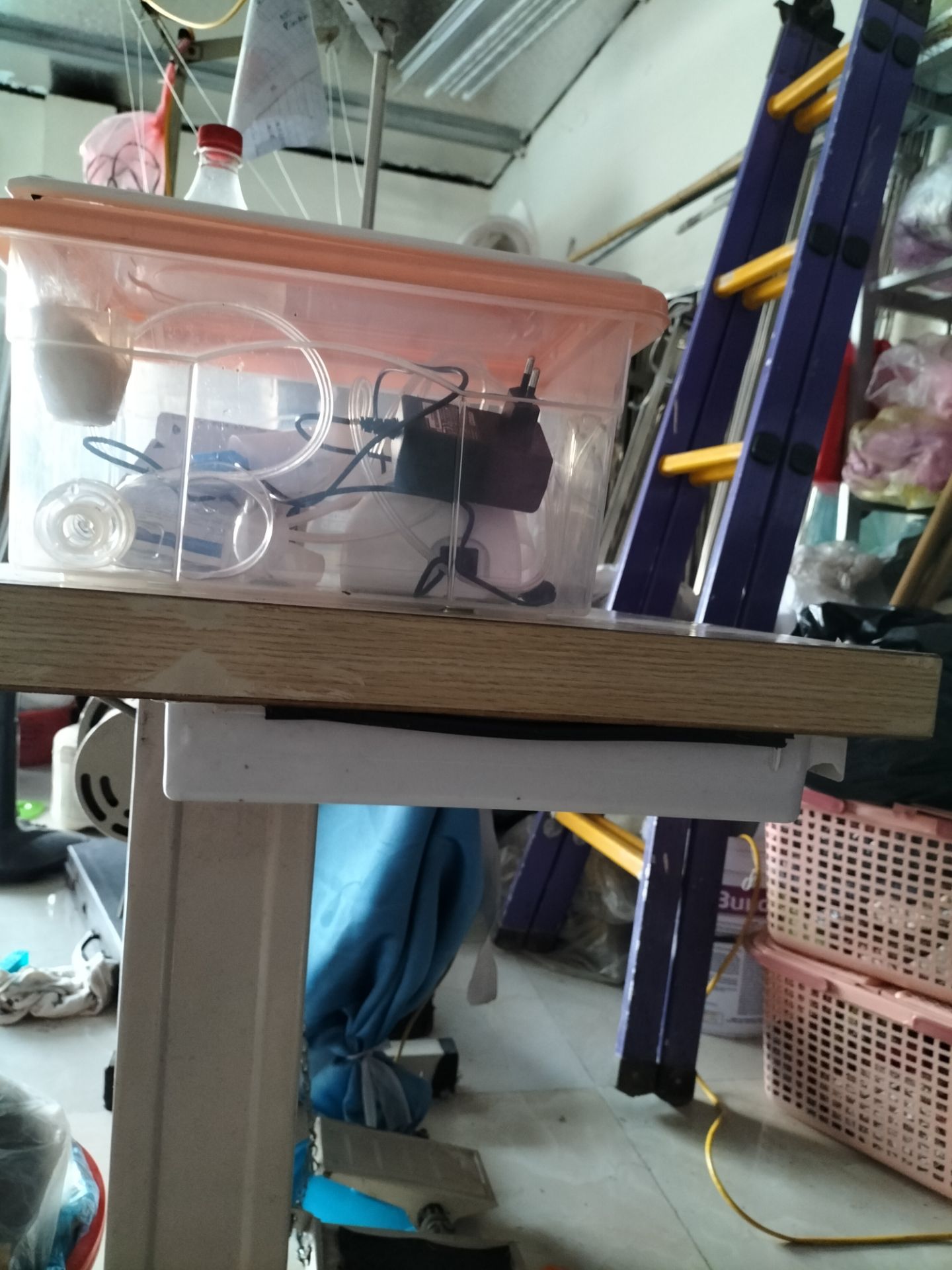 Công ty Điện lực Yên Bái dự kiến tạm ngừng cung cấp điện tại trạm Bảo Ái 2 400 từ 22:00 ngày 26-*** đến 22:30 ngày 26-*** để 375E12.1- Chuyển cấp 375 E12.4 cho 375E12.1 đến DCL 375-7E12.1 ( công tác của ĐCT, E12.1 tách T2 E12.1 Xử lý tiếp xúc bên trong ty sứ đầu cực pha B phía 110kV), mong Quý khách hàng thông cảm. Thông tin chi tiết xin liên hệ 19006769. Trân trọng cảm ơn!