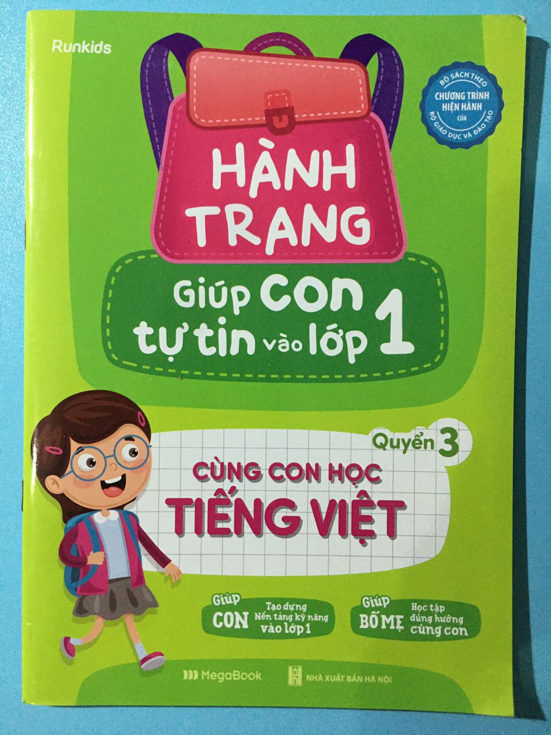 Giao hàng nhanh, sách không bị gì, bé tập viết được ok