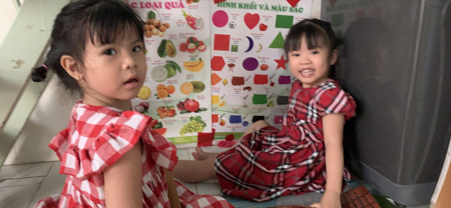 Hôm nào trời se lạnh maecj đúng bài luôn. Spt