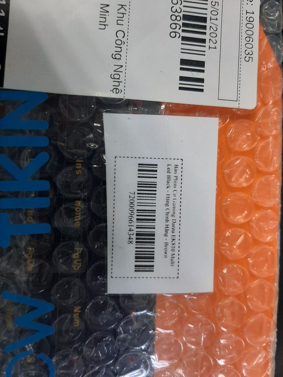 đặt brown shop giao blue. Đổi trả thì shop báo hết hàng, trong khi đó vẫn đặt hàng được tiki -> có thể do giá thay đổi nên shop từ chối đổi hàng( lúc đặt 550k) , giờ 650k.