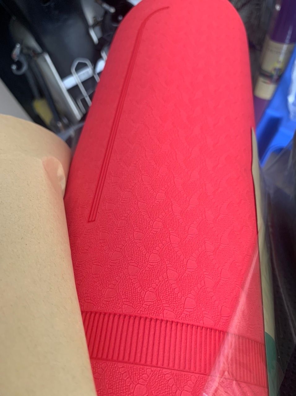 Vân thảm rất đẹp, các nét định tuyến làm rất sắc nét và tinh xảo
Giao hàng đúng độ dày 8mm, chuẩn hàng nhé
Đóng gói cẩn thận, hàng nhận đc nguyên vẹn
túi và dây buộc rất vừa vặn, ko quá to, 
có thẻ chính hãng đi kèm
rất hài lòng