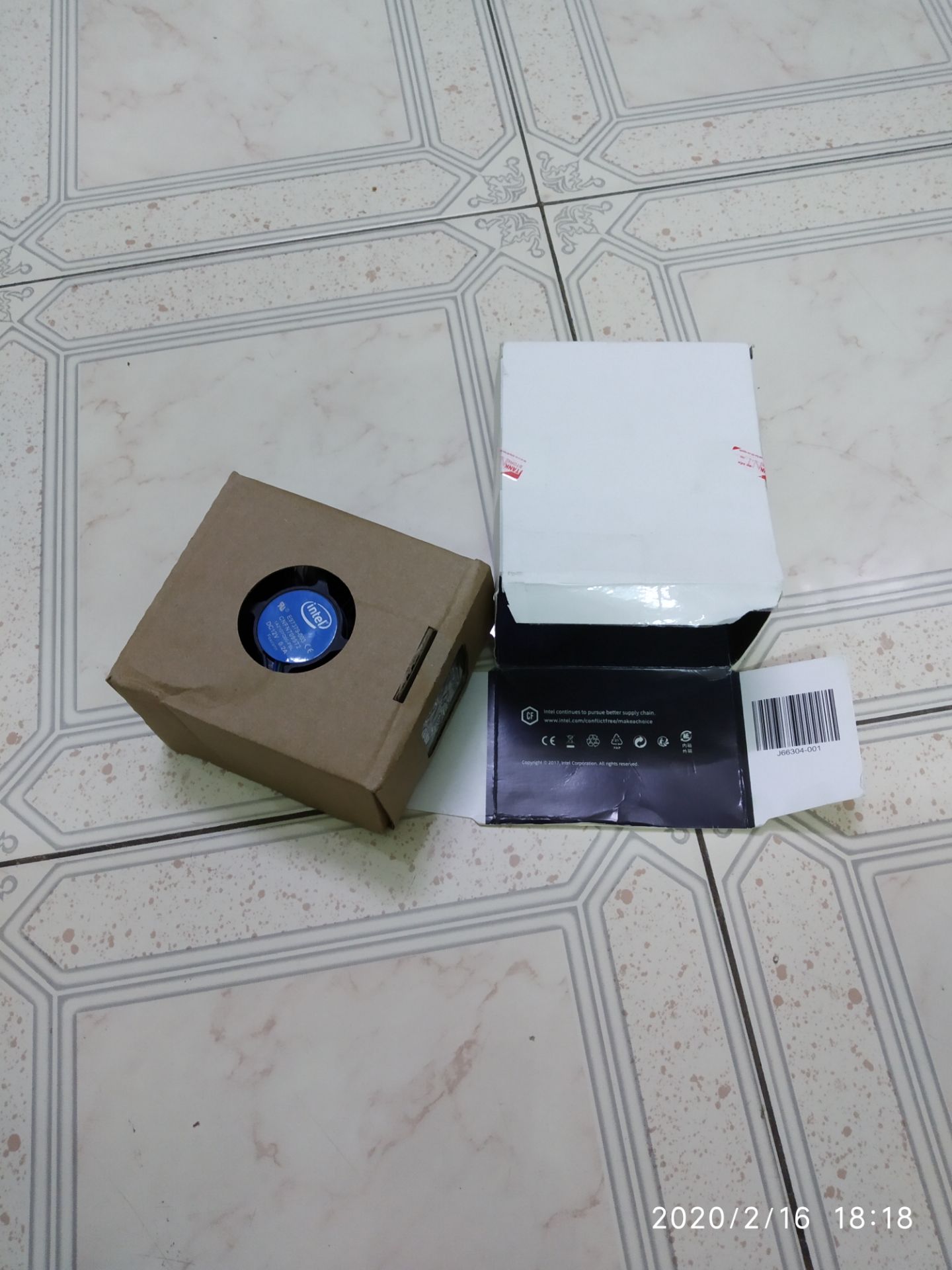 giao hàng nhanh, đóng gói hàng chắc chắn, nhưng giao hàng giống như hàng cũ đã qua sử dụng, không có vỏ của nó mà lấy vỏ hộp cũ dán ngược lại. vậy mà quản cáo là hàng nhập khẩu mới.