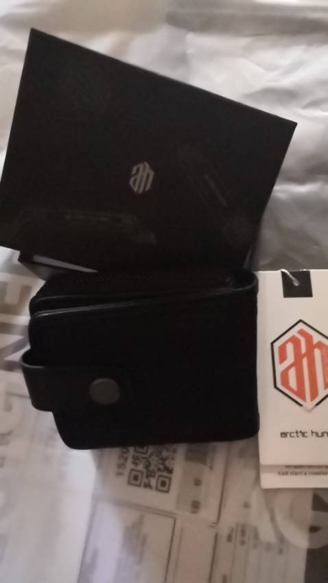 Mình mua cho ông xã , và ông xã đã rất hài lòng vì sản phẩm nhỏ vừa túi quần 😁, không bị cấn khi bỏ vô túi . Nói chung sản phẩm sử dụng tốt