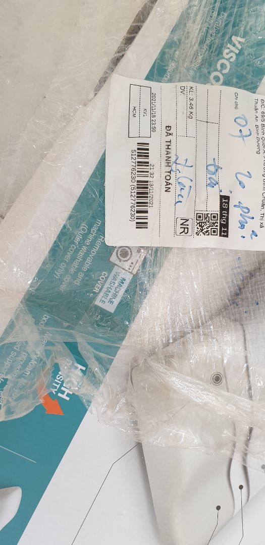 Tin tưởng TiKi trading nên lúc nhận hàng mình ko kiểm tra. Hôm qua lấy ra cho khách nằm mới phát hiện là hàng nhái/cũ/kém chất lượng. Mình có chụp ảnh và quay video so sánh. Gối giả có màu sậm hơn, lúc nhấn vào ko êm, đàn hồi nhanh, cảm giác xơ cứng như đệm mút thường.